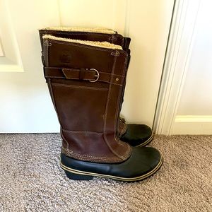 SOREL zipper winter boots in great condition!